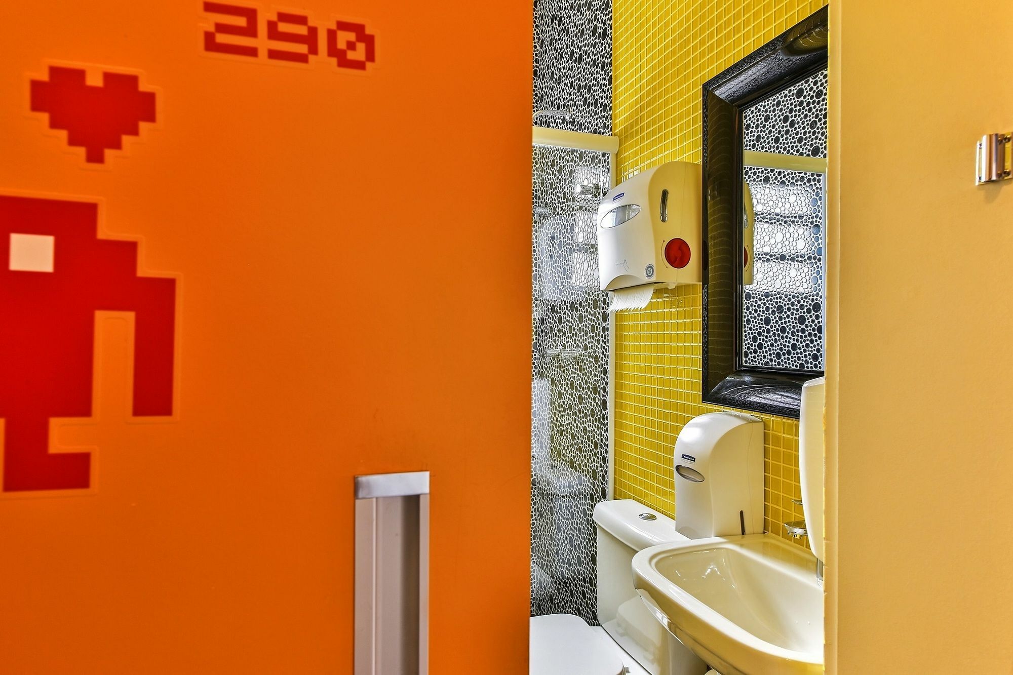 Quarto Triplo Standard com Banheiro Compartilhado